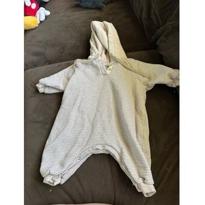 Aziel & Luca hooded romper